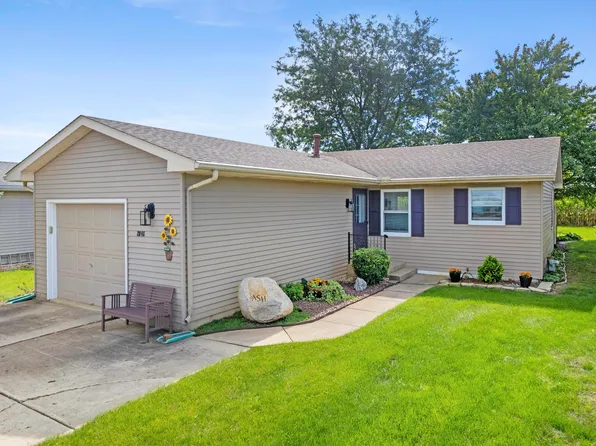 2846 N 48th Rd, Sandwich, IL 60548