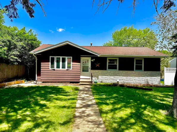 208 Palmer Dr, Waterloo, IA 50702
