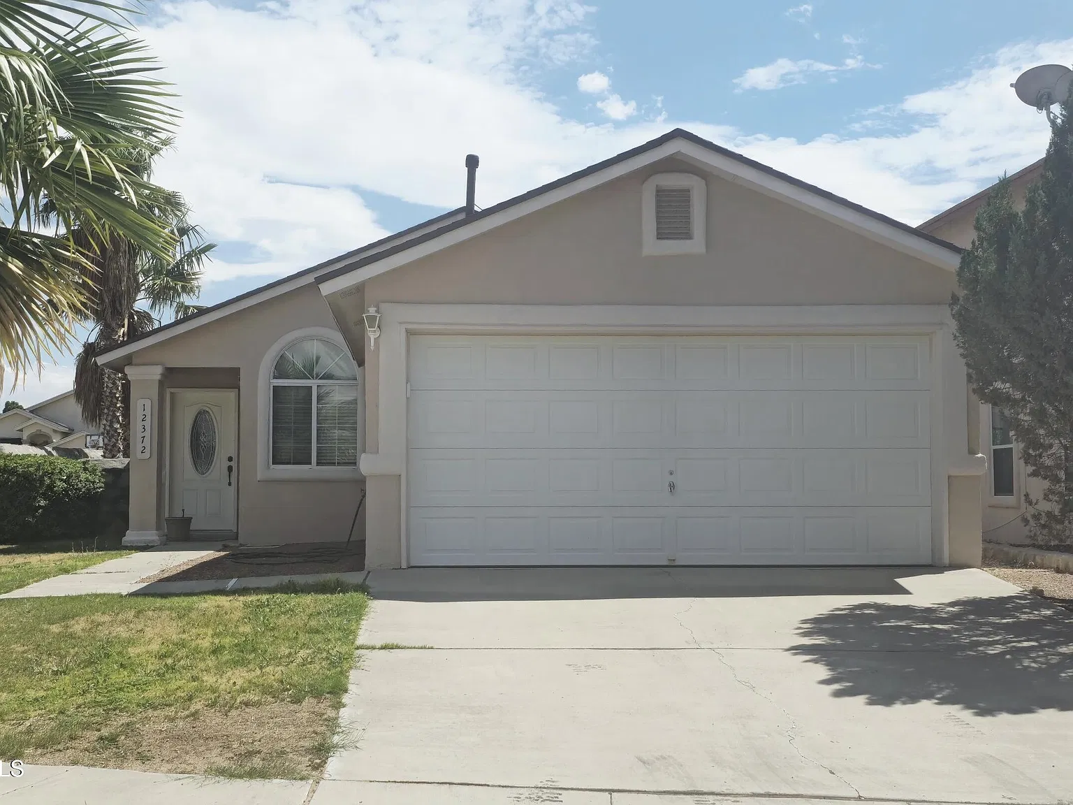 3 bed, 2.0 bath, 975 sqft, $1,550 — Photo 1