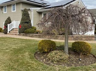 2561 S Saint Marks Ave, Bellmore, NY 11710