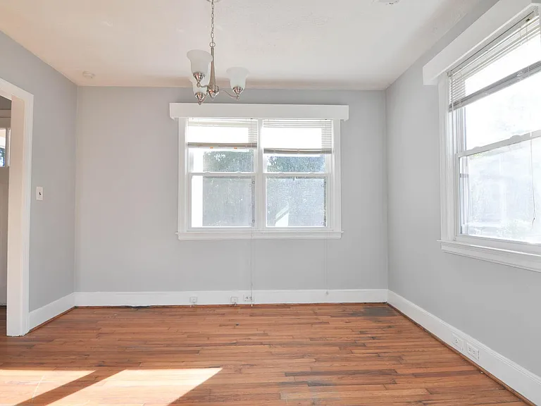 219 Miriam Ave — Photo 3