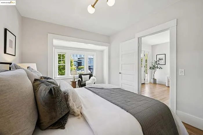 5373 James Ave — Photo 14