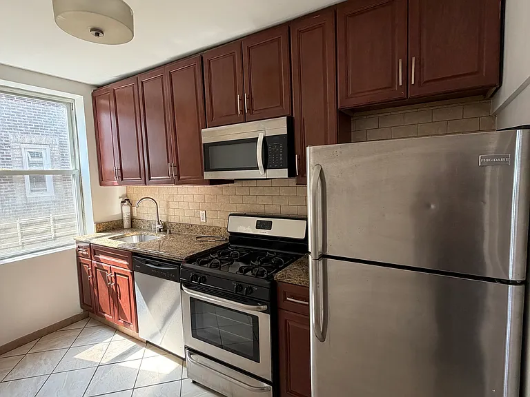 101 73rd St #46 — Photo 5
