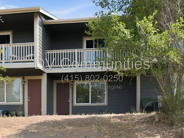 389 NE 10th St #22 — Photo 12