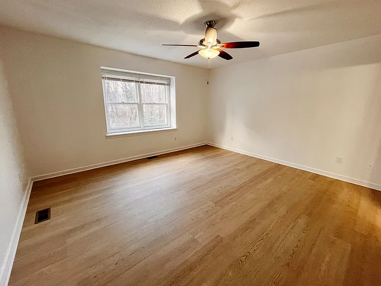 1003 Evergreen Way — Photo 7