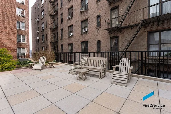 Sold by FirstService Realty (legacy) | media 17