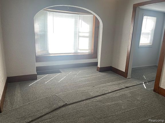 3rd image of 1438 E Pearl Ave