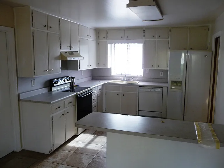6605 Natalie Ave NE — Photo 2