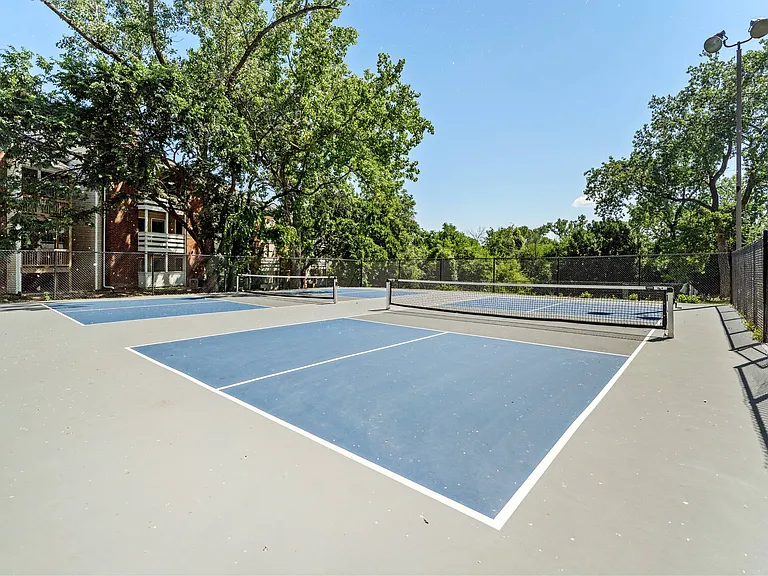 Silverwood Apartments — Photo 49