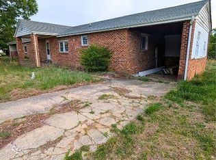 601 Farmers Mountain Rd, Gretna, VA 24557