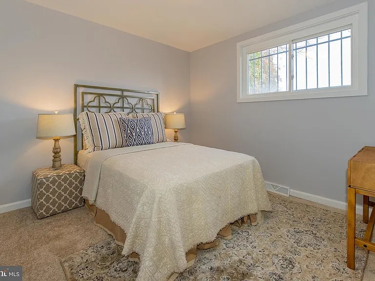 22 Chamber Ave — Photo 9