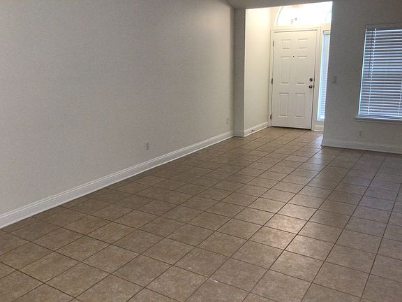 5th image of 1420 Bitterberry Dr