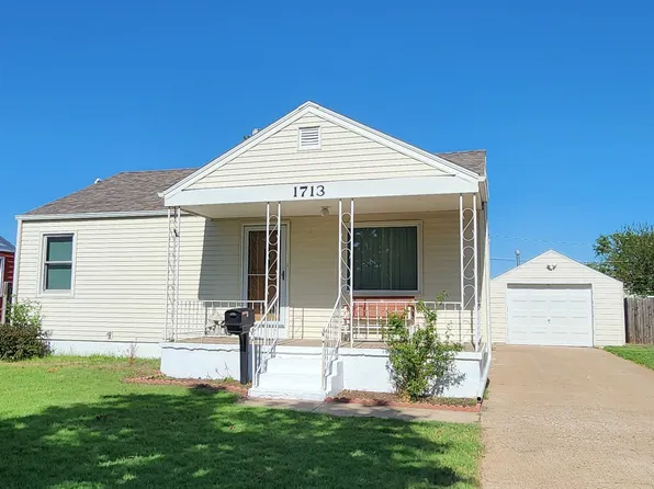 1713 N Kansas St, Russell, KS 67665