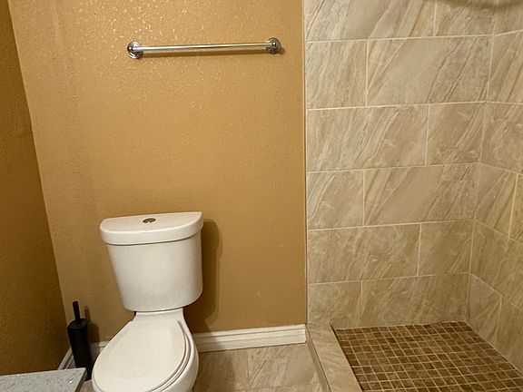 5th image of 21226 Stoddard Wells Rd