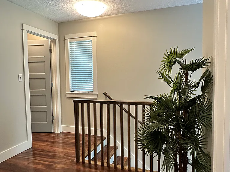 2246 Ohio St — Photo 15