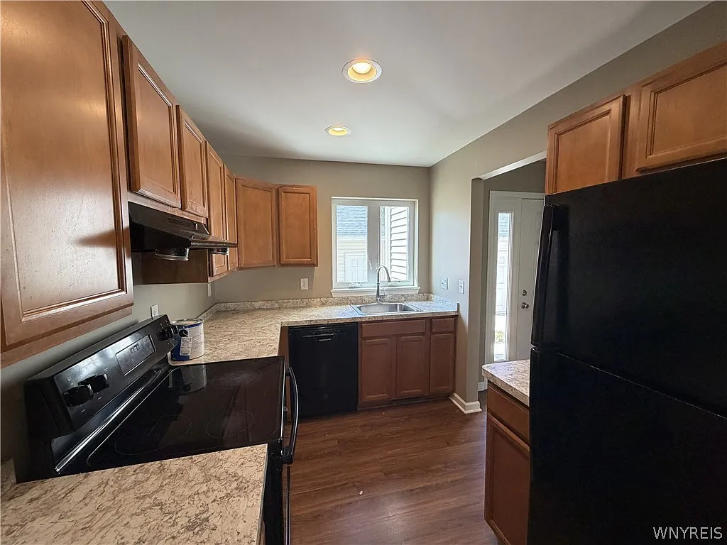 2 bed, 1.5 bath, 1117 sqft, $1,995 — Photo 4