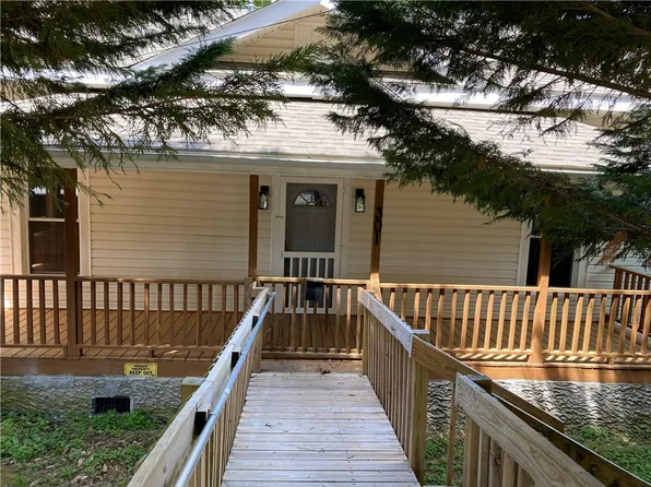 301 Chiquola Ave, Honea Path, SC 29654