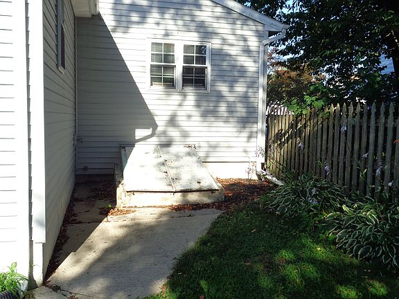 4th image of 613 S 6th St