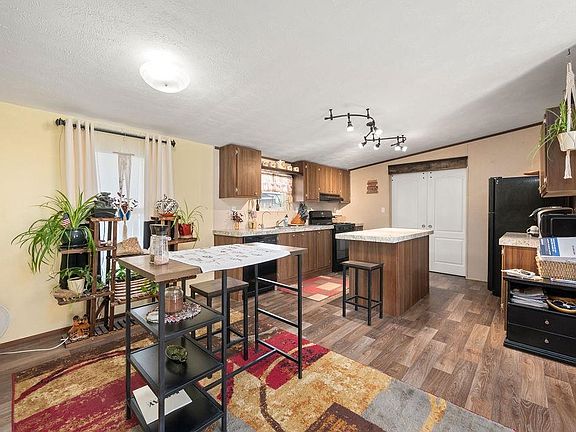 4th image of 256 Clements Way