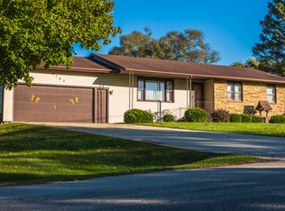 2147 Cross St, Freeport, IL 61032