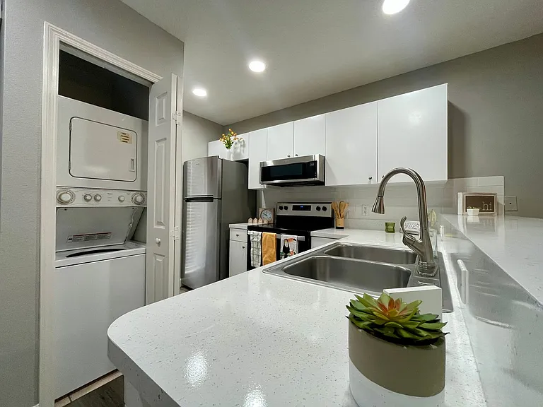 Village Park Townhomes | 2 & 3 Bedroom Apartments in Lady Lake, FL — Photo 67