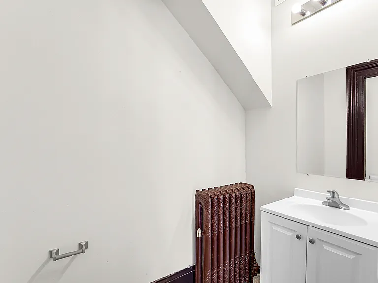 201 N Hickory St #1 — Photo 1