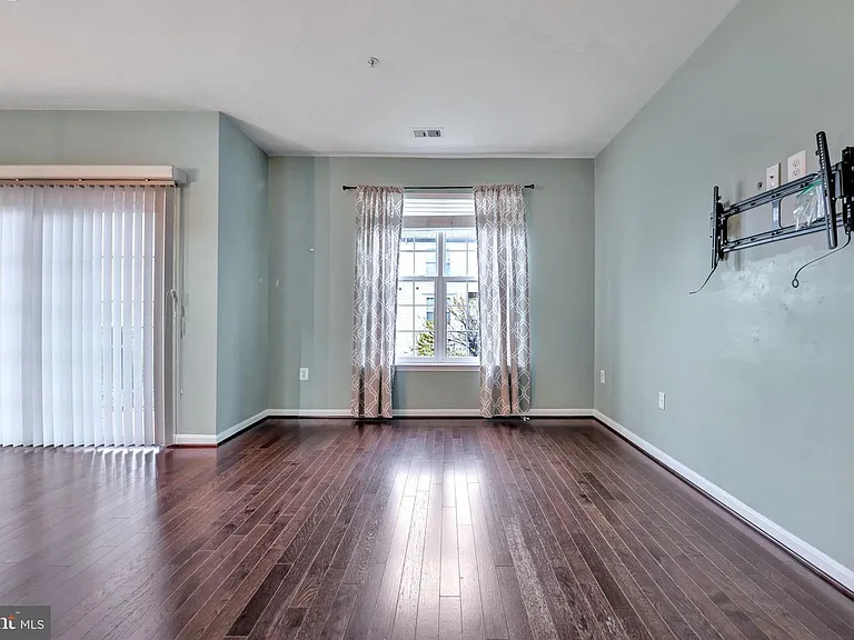 5502 Capital Gateway Dr — Photo 4