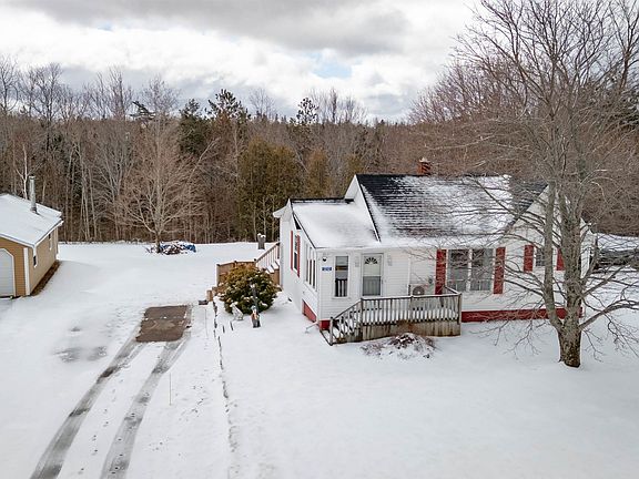 3rd image of 1212 Gladstone Rd