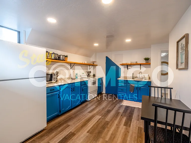 1041 E Platinum Way #1 — Photo 12