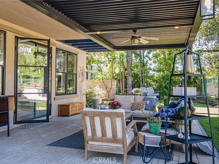 11 Willowglade — Photo 45