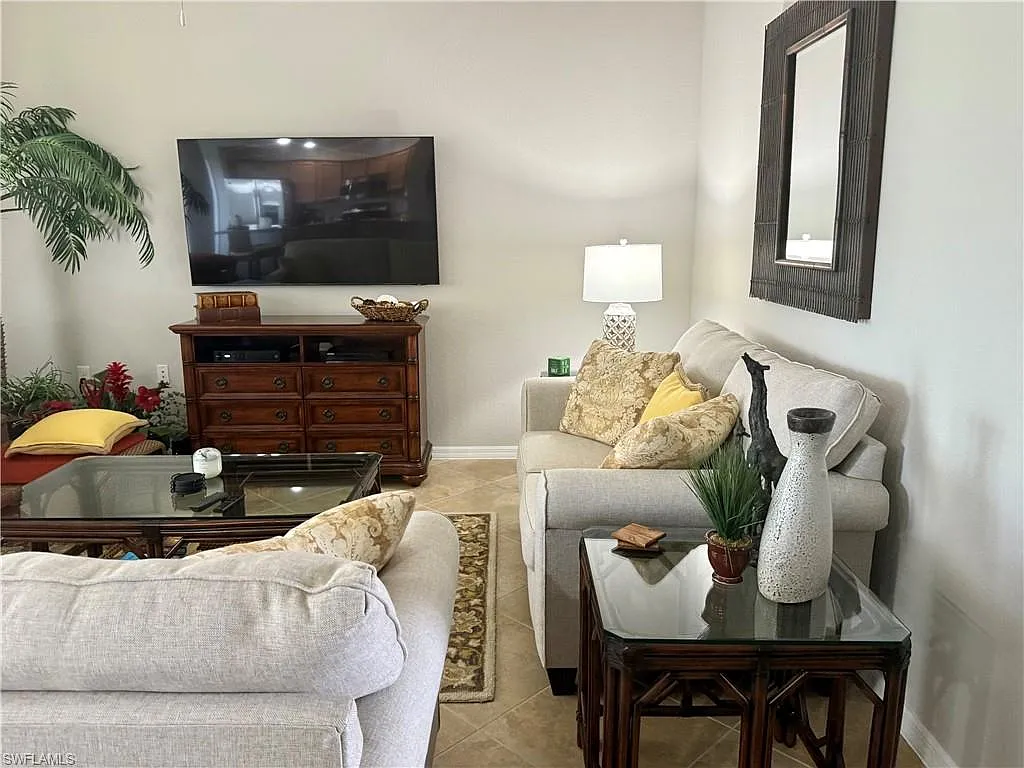 2 bed, 2.0 bath, 1232 sqft, $8,000 — Photo 4