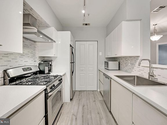 3rd image of 12913 Alton Sq APT 119