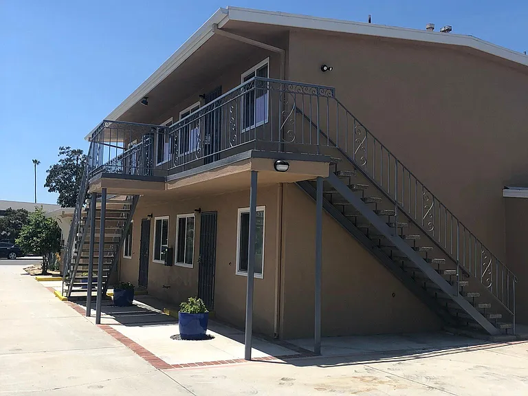11821 Orange St — Photo 10
