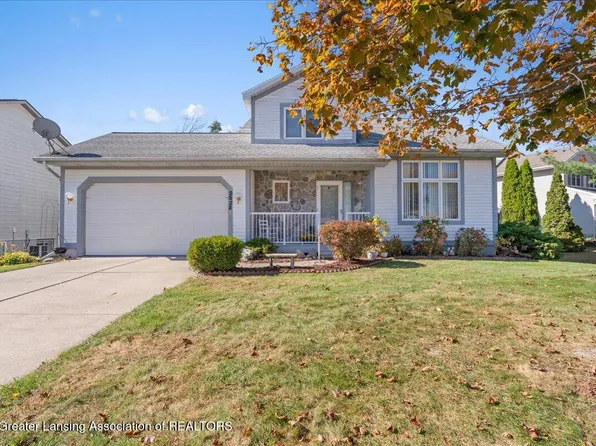 2525 Kinloch Cir, Lansing, MI 48911