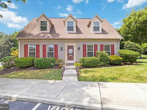 1774 Weatherburn Dr, New Cumberland, PA 17070