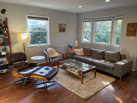 3rd image of 2238 Echo Park Ave