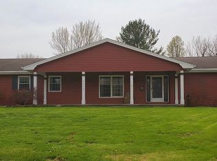 2111 Dekalb Pl, Charleston, IL 61920