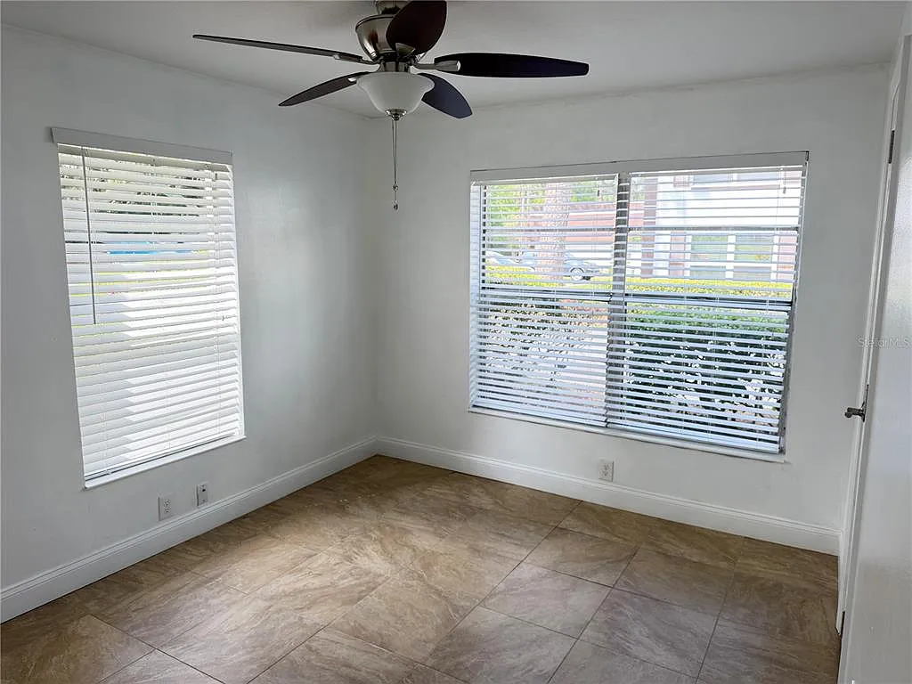 2 bed, 1.0 bath, 891 sqft, $1,250 — Photo 3