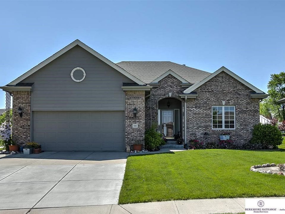 1st image of 4306 N 174th Ave