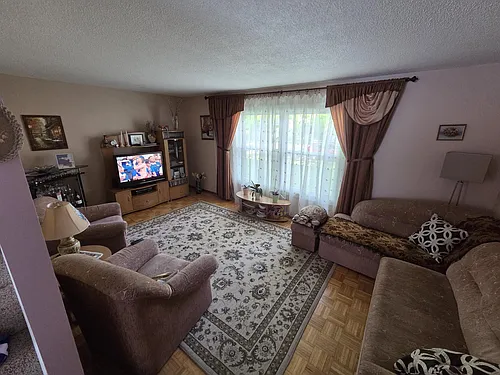 2612 Zarthan Ave S Photo 1