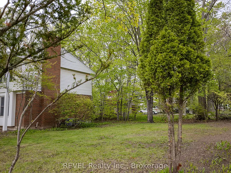 19 Woodington Cres — Photo 28