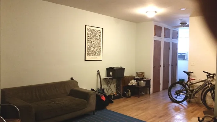 Rented by MCR Realty | media 8