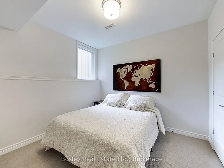 104 Delphi Ln — Photo 25