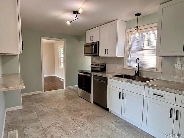 47 Brookville Dr