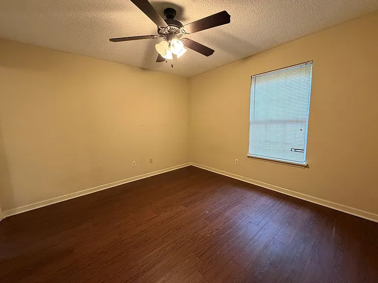332 W Glenn Ave — Photo 6