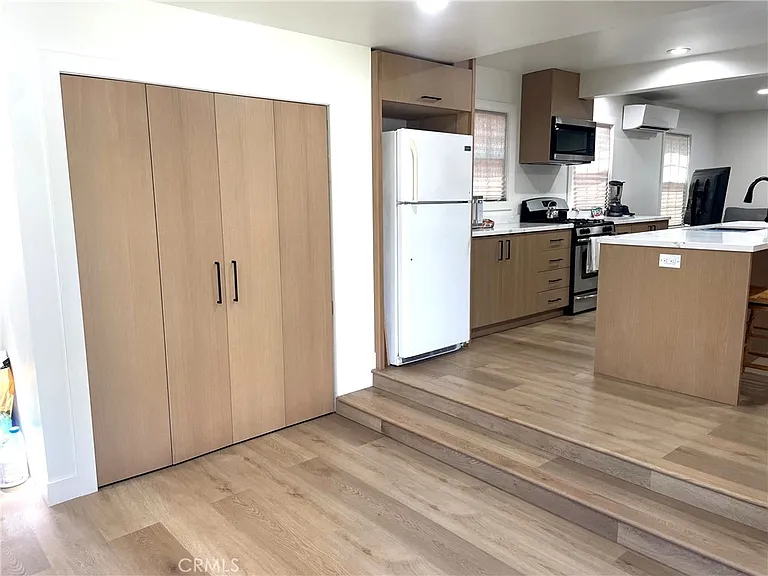 9488 Foster Rd — Photo 12