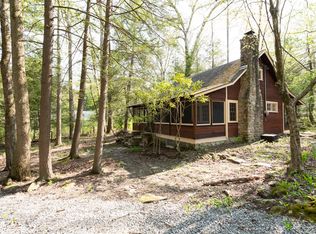 32 Beechwood Rd, Laughlintown, PA 15655