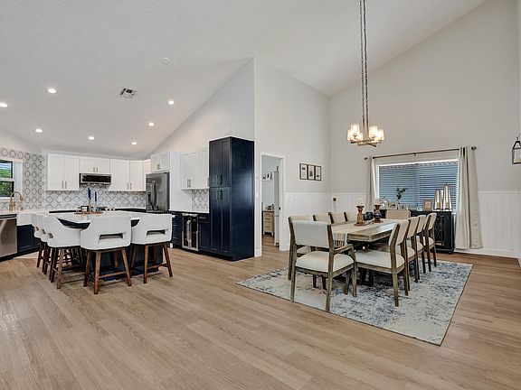 4th image of 1711 W Oak Knoll Circle