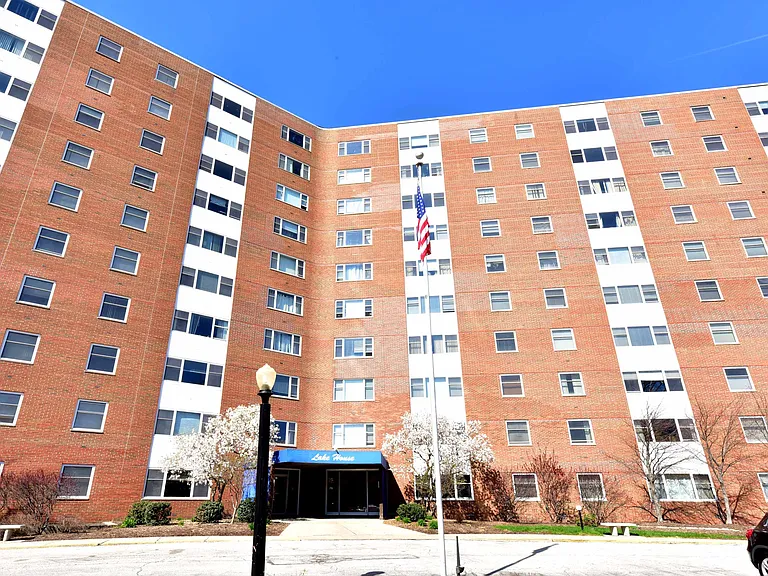 11850 Edgewater Dr #820 — Photo 47