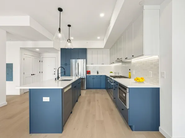 425 3rd Street image 4 of 41